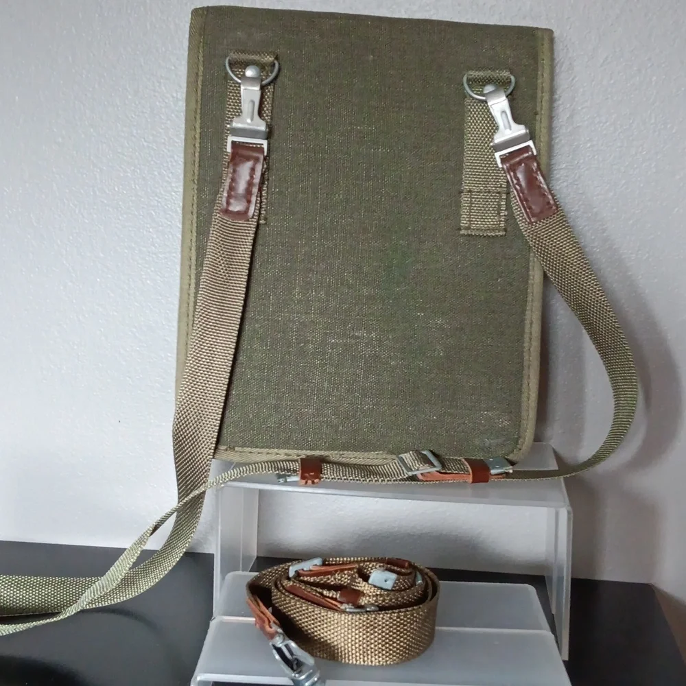 Vintage canvas army bag with extra strap